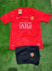 MANCHESTER UNITED RETRO JERSEY 2008 WITH SHORTS