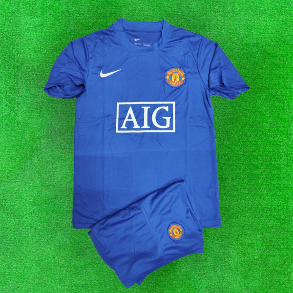 MANCHESTER UNITED RETRO 2008 BLUE JERSEY WITH SHORTS