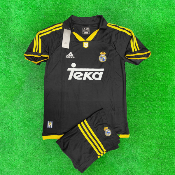 REAL MADRID RETRO 1999 JERSEY WITH SHORTS