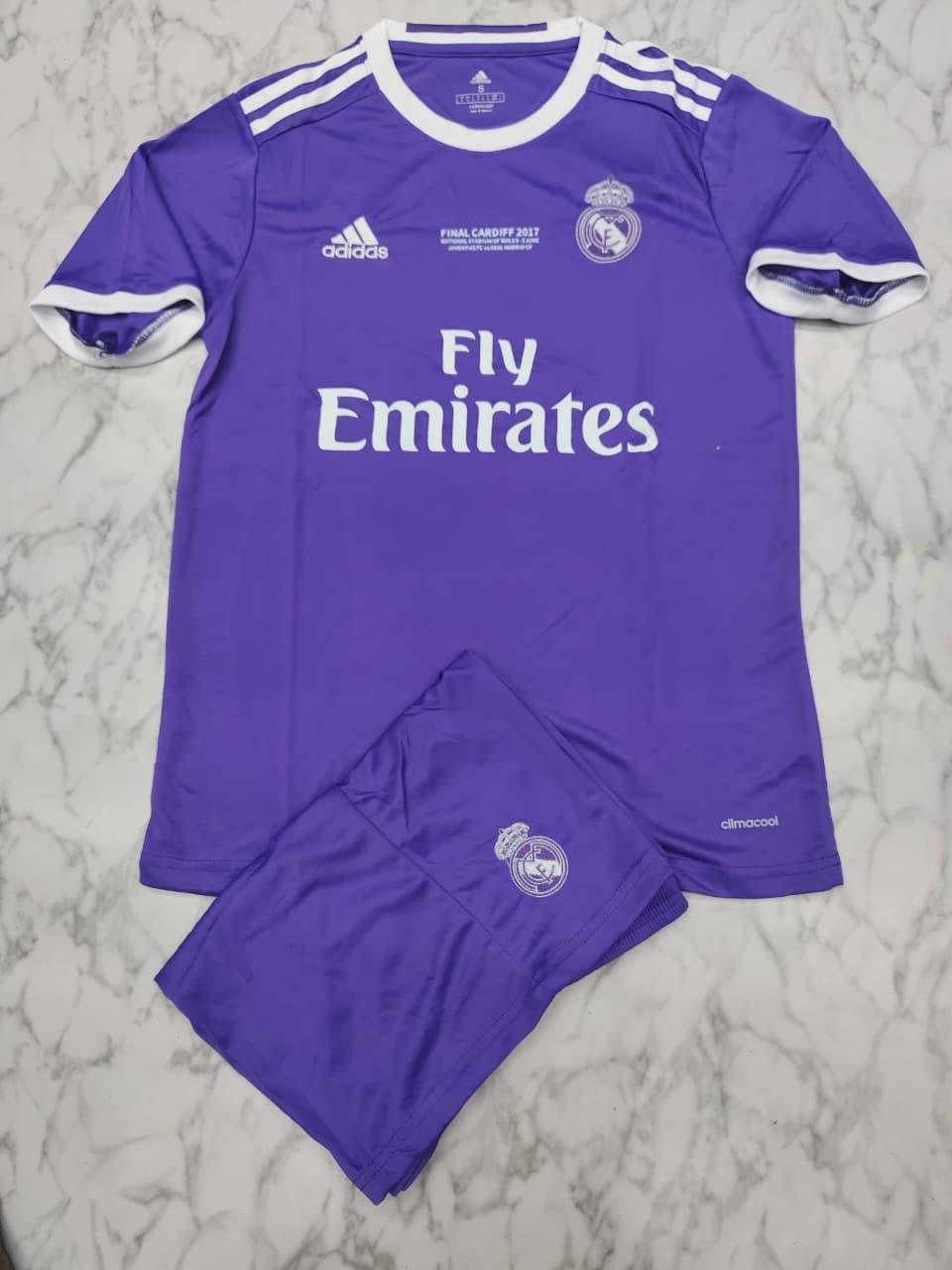 (MEDIUM) REAL MADRID RETRO 2016 WITH SHORTS