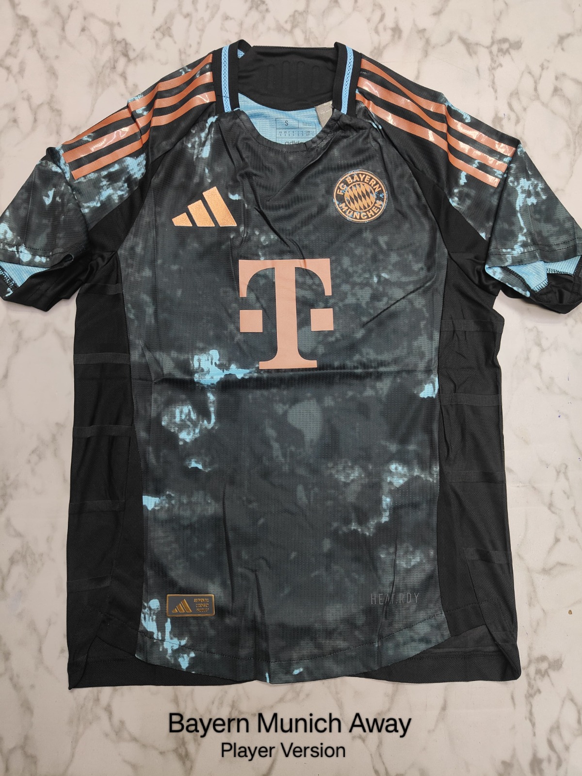 (SMALL) BAYERN AWAY 24/25 PLAYER VERSION