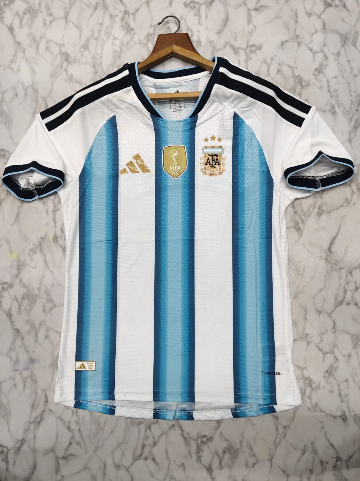 (LARGE) ARGENTINA HOME PLAYER VERSION PRINT: MESSI 10